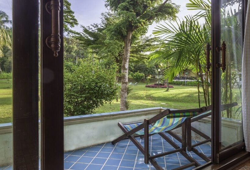 Отель Baan Suan Homestay Koh Kood
