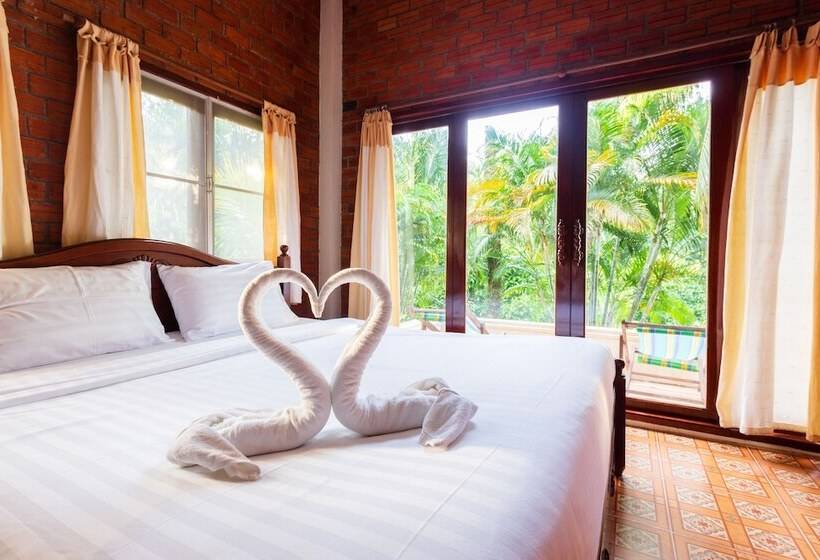 Отель Baan Suan Homestay Koh Kood