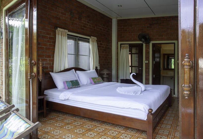 Отель Baan Suan Homestay Koh Kood