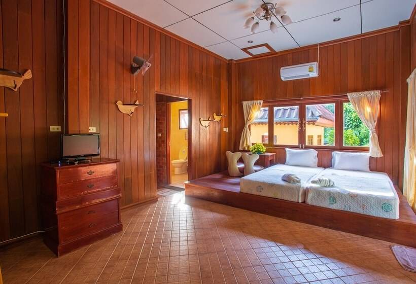 Отель Baan Suan Homestay Koh Kood