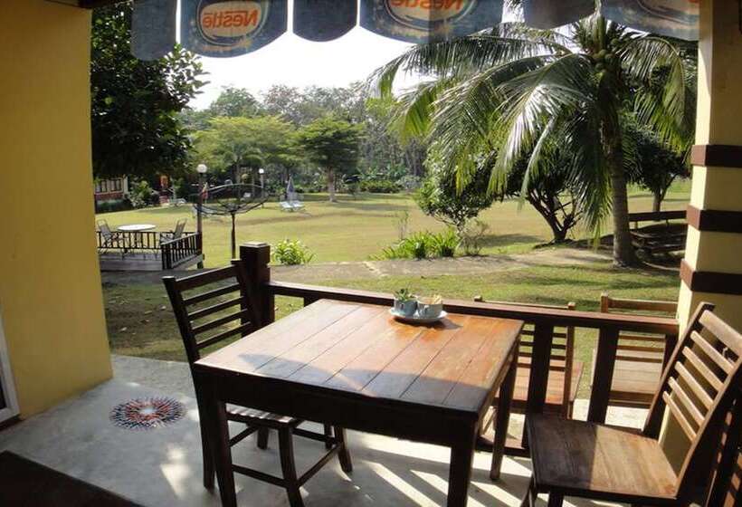 Отель Baan Suan Homestay Koh Kood