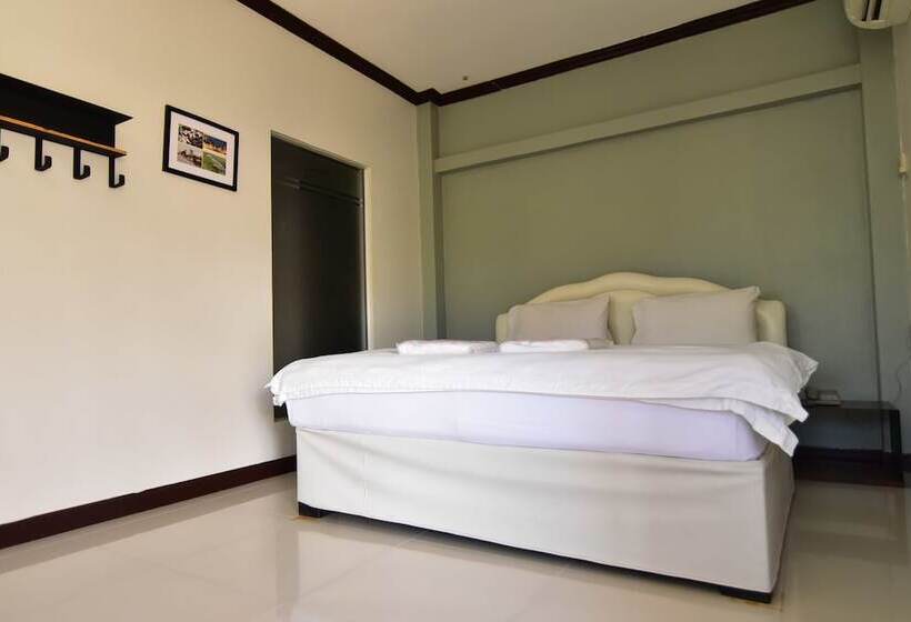 هتل Bangrak Resort