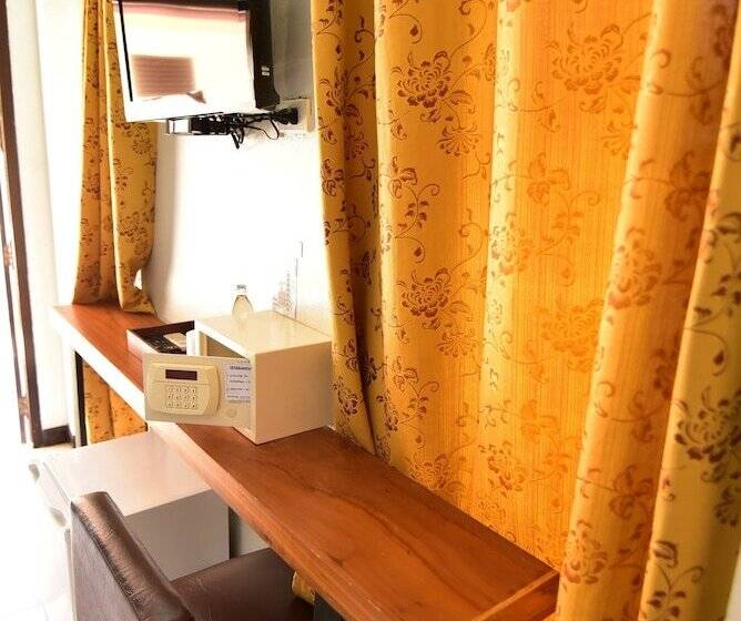 هتل Bangrak Resort