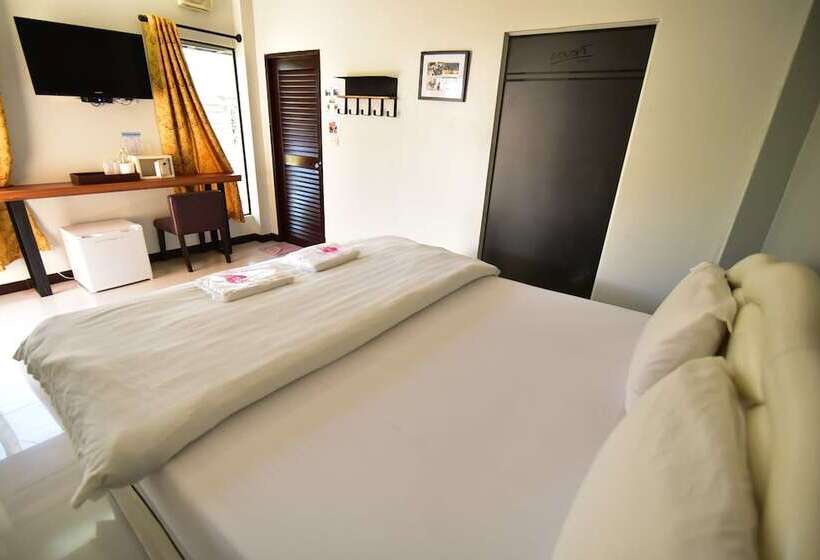 هتل Bangrak Resort