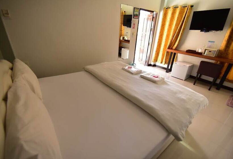 هتل Bangrak Resort