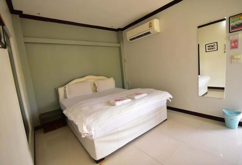 هتل Bangrak Resort