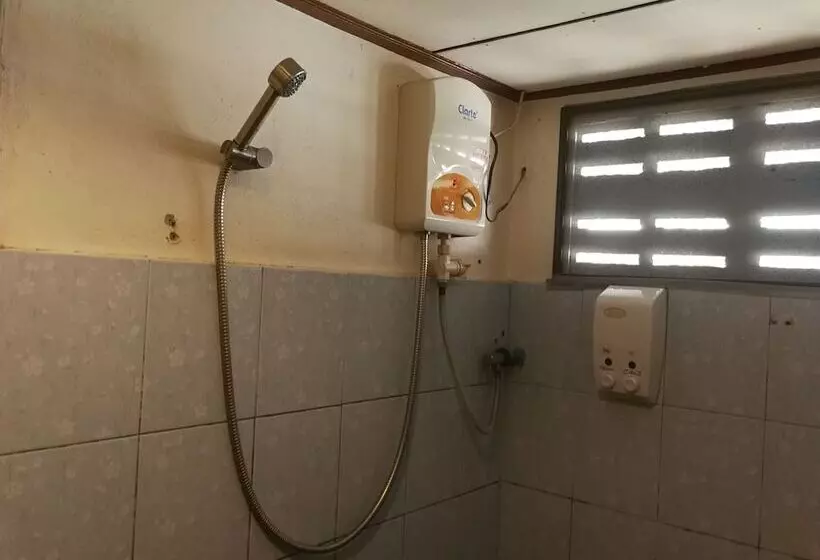 Hotelli Lan Bua Resort