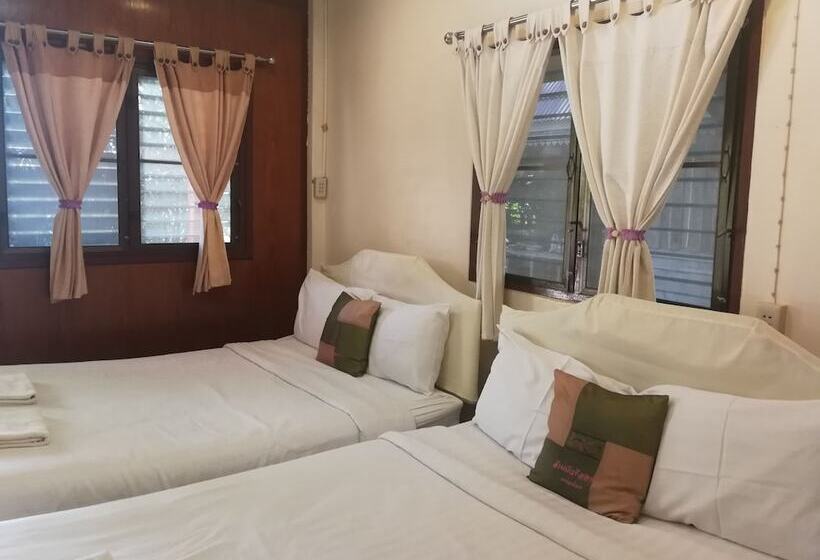 בית מלון כפרי Lan Bua Resort