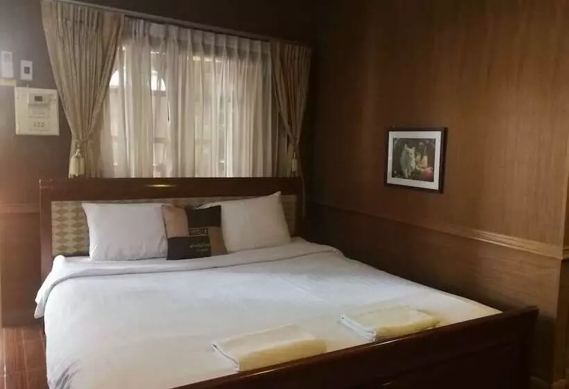 Hotelli Lan Bua Resort