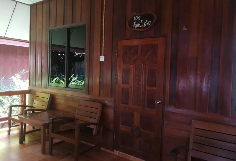 Hotelli Lan Bua Resort