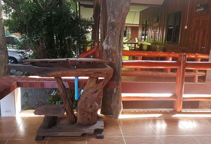 בית מלון כפרי Lan Bua Resort