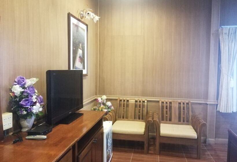 בית מלון כפרי Lan Bua Resort