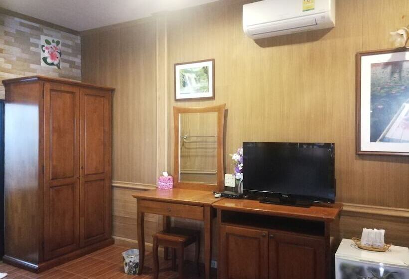 בית מלון כפרי Lan Bua Resort