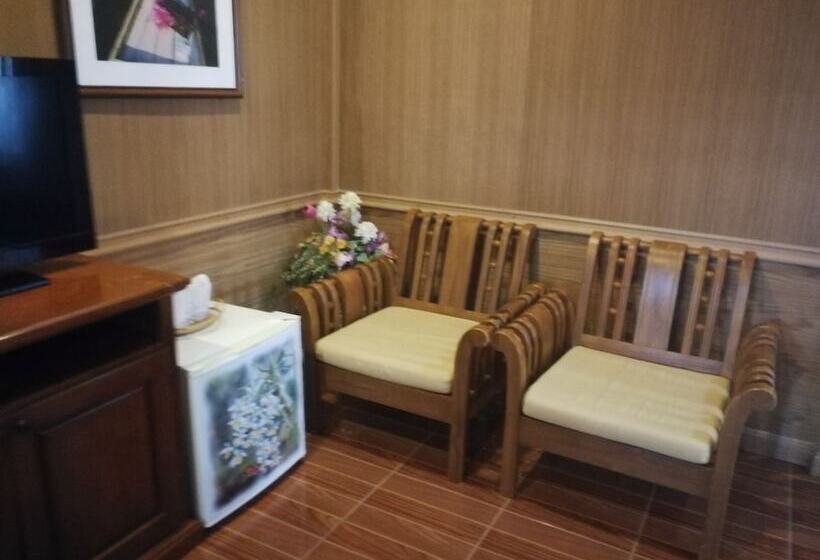 בית מלון כפרי Lan Bua Resort