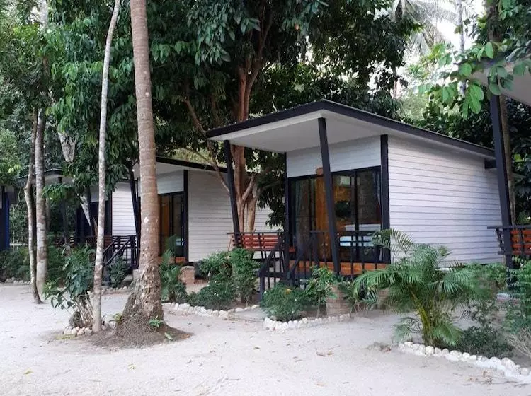 هتل Num Chaykhong