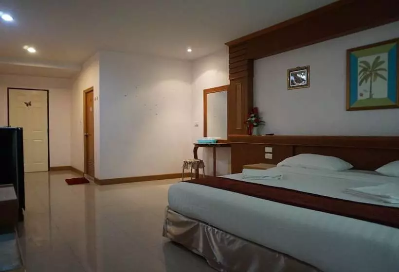 هتل Thanawan Mansion