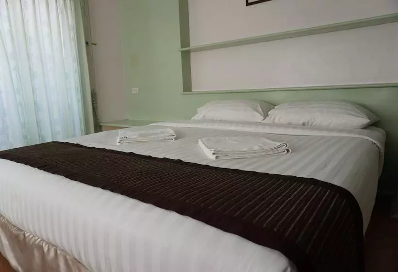 هتل Thanawan Mansion