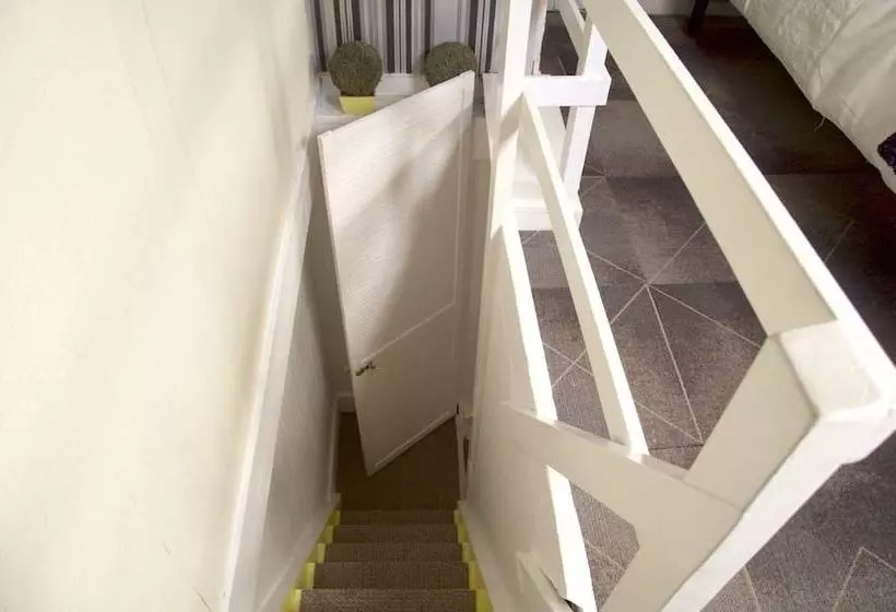 ペンション A & L Lodgings