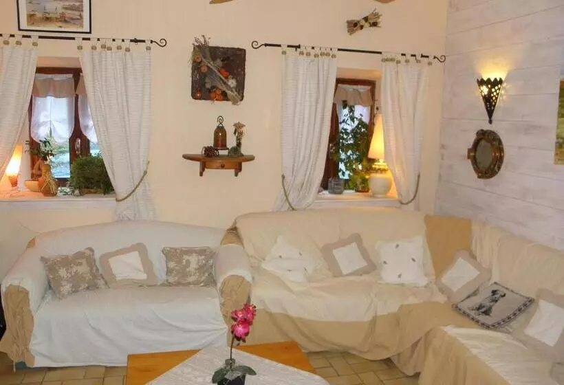 Majatalo Gîte Auberge Les Terres Blanches De Méolans