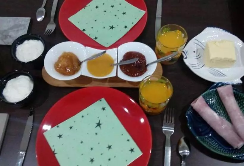 ペンション Les Chambres Hautes D'anastasia