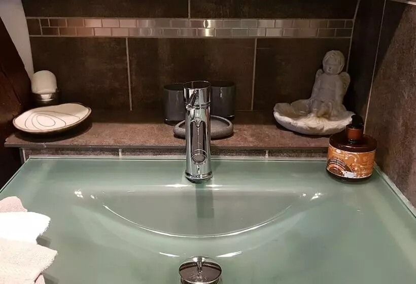 تختخواب و صبحانه Chambre D Hôtes   Les Convivhotes