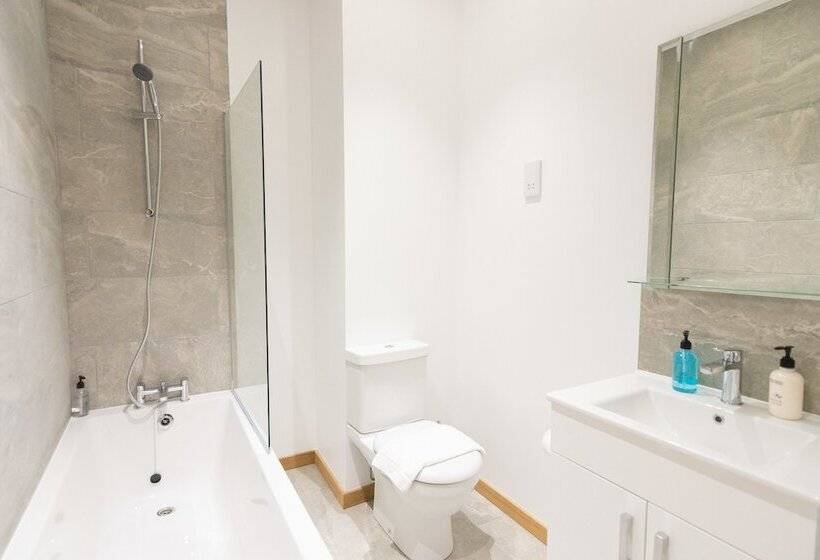 Hamilton Grace The Quadrant