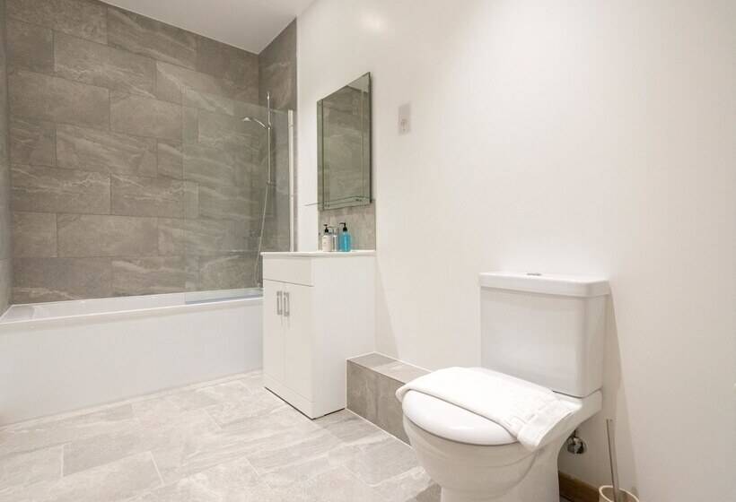 Hamilton Grace The Quadrant