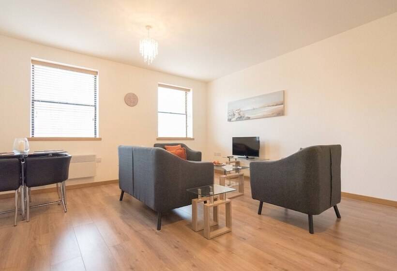 Hamilton Grace The Quadrant