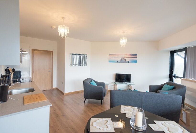 Hamilton Grace The Quadrant