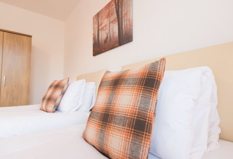 Hamilton Grace The Quadrant