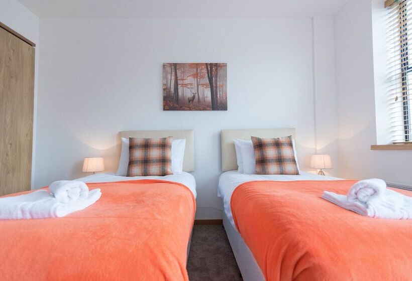 Hamilton Grace The Quadrant