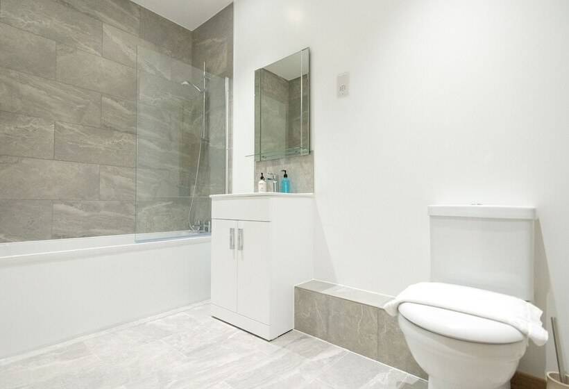 Hamilton Grace The Quadrant