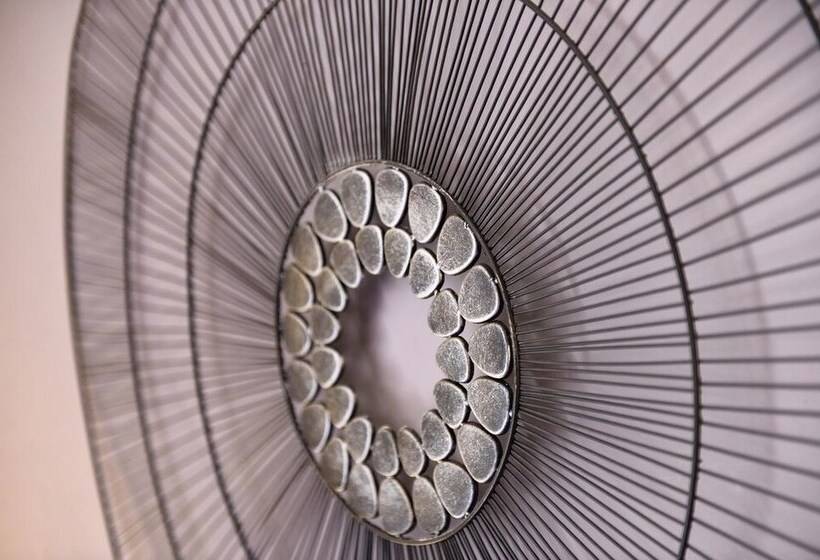 Отель Hôtel Restaurant L Oustaloun