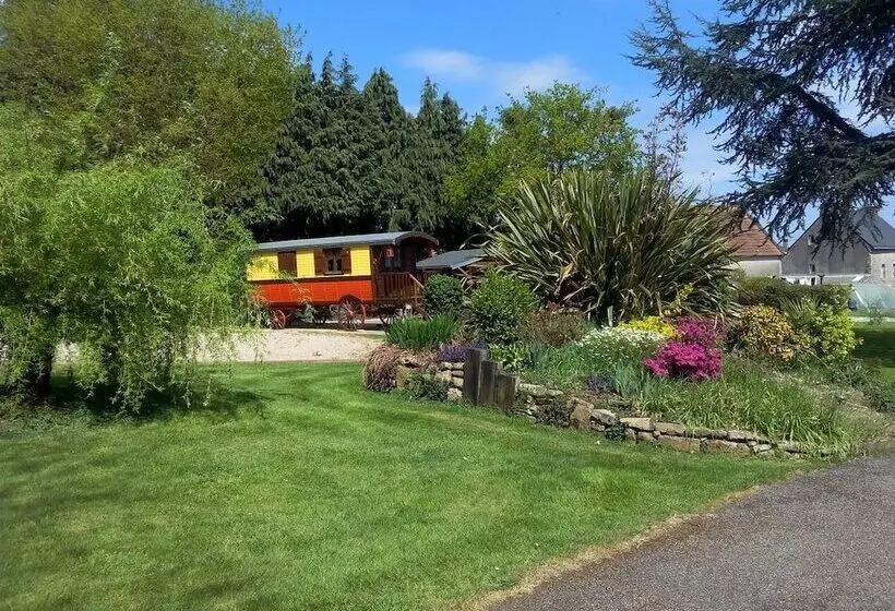 Hotelli La Clé Des Roulottes