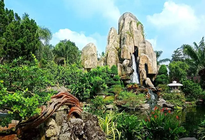 هتل Mango Garden Resort
