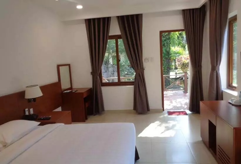 هتل Mango Garden Resort