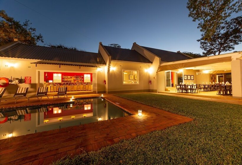 هتل Phezulu Guest Lodge