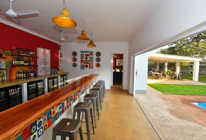 هتل Phezulu Guest Lodge