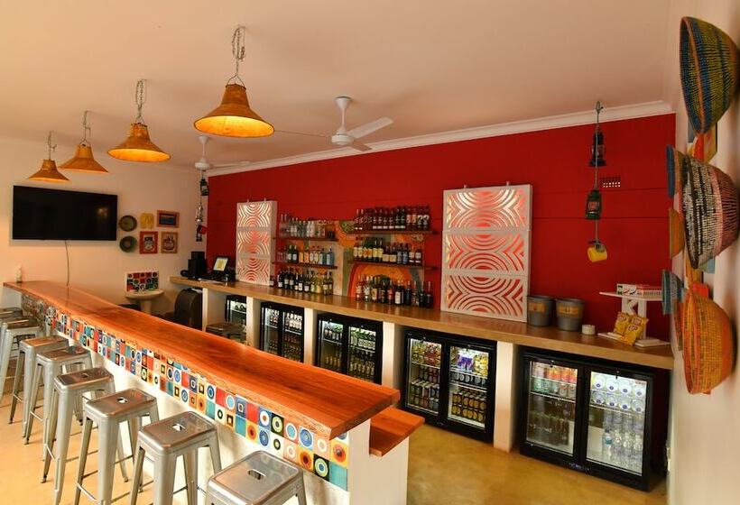 هتل Phezulu Guest Lodge