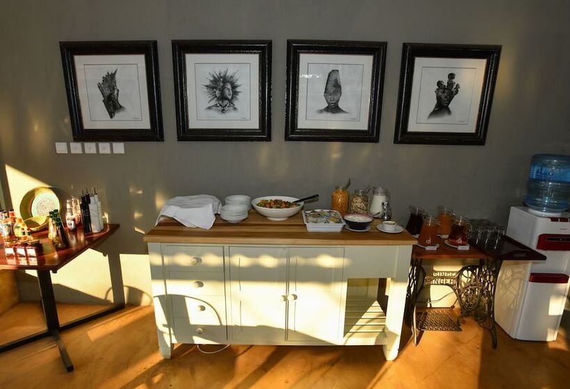 هتل Phezulu Guest Lodge