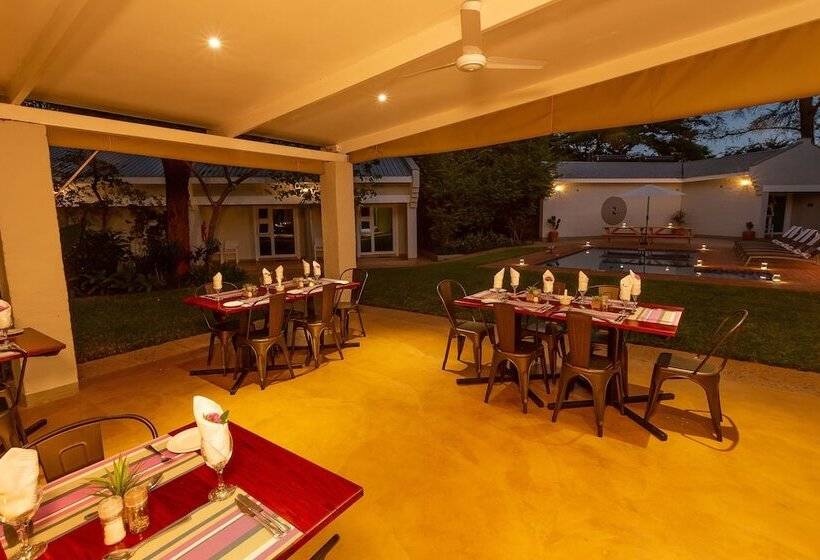 هتل Phezulu Guest Lodge