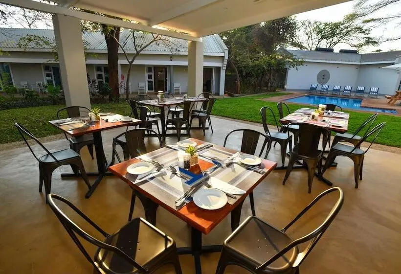 هتل Phezulu Guest Lodge