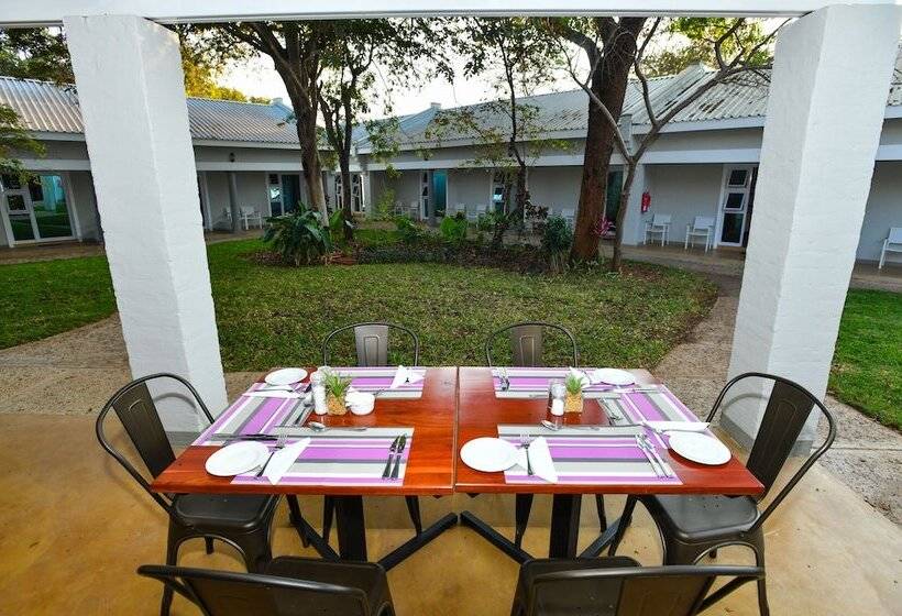 هتل Phezulu Guest Lodge