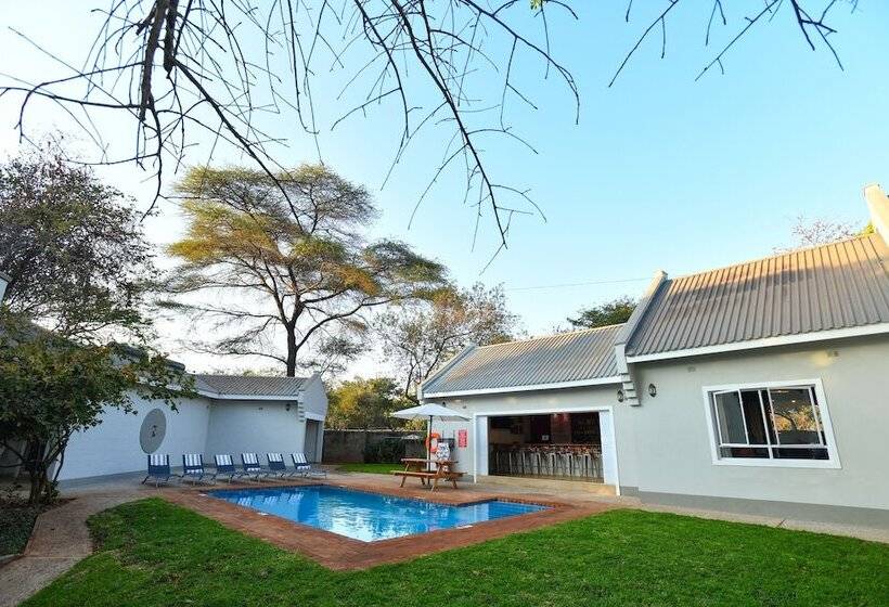 هتل Phezulu Guest Lodge