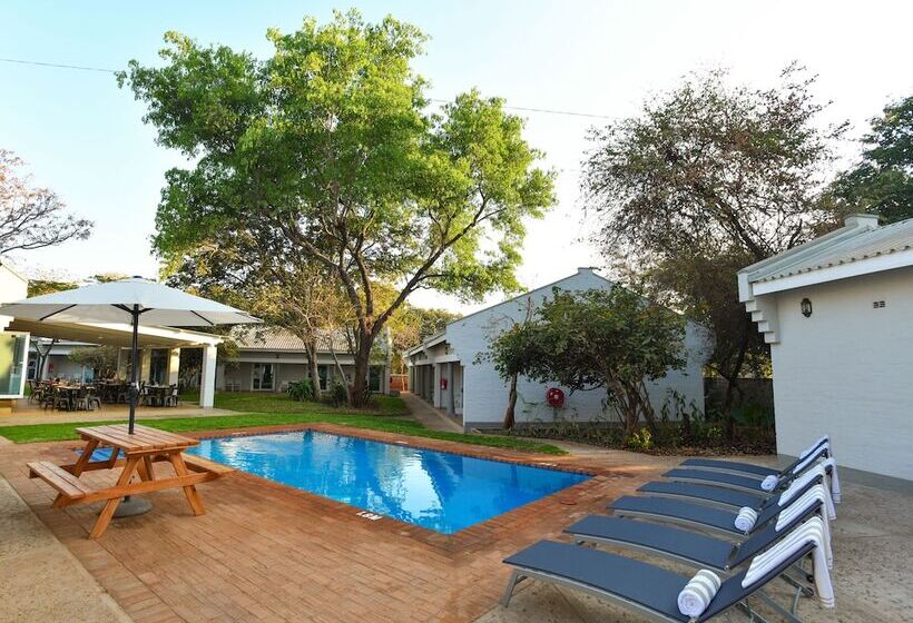 هتل Phezulu Guest Lodge