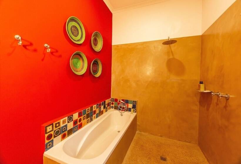 هتل Phezulu Guest Lodge