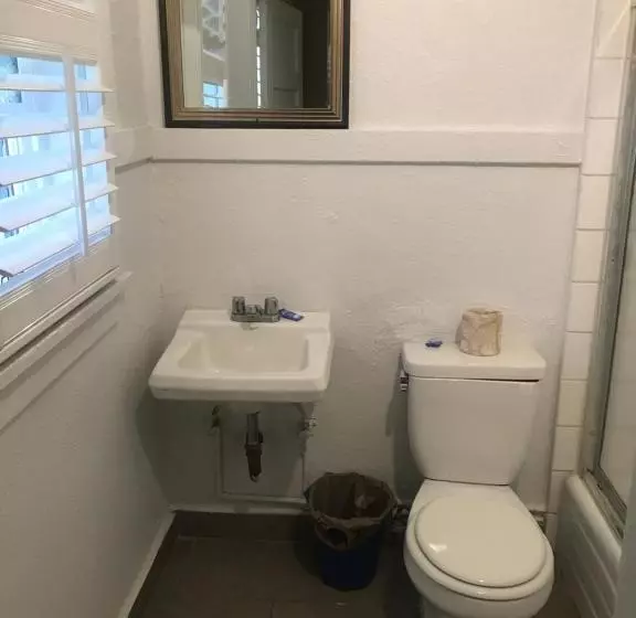 Hotelli West Inn Hollywood La