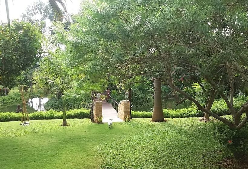 Malee Garden