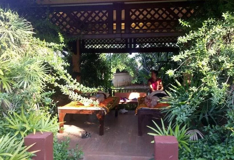 Malee Garden