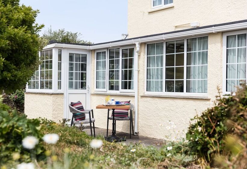 Oystercatcher Apartments